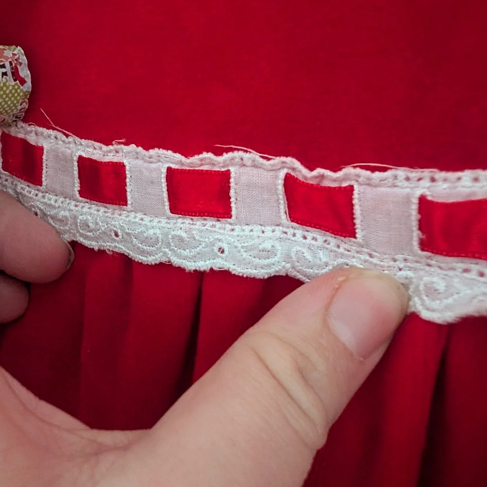 $ Vintage‎ Little Me Red Velour Footie With Lace And Bow Detail
